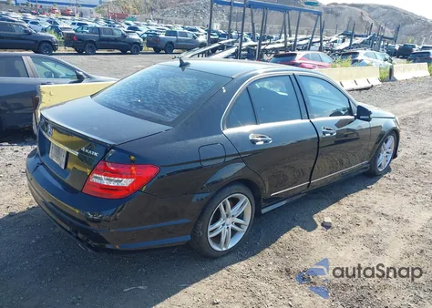 2012 Mercedes-Benz C 300 Sport 4Matic из США, поврежденный, VIN WDDGF8BBXCR193161